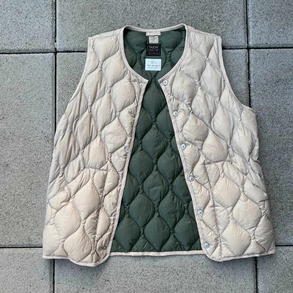 Taion Soft Shell Down Vest in Grey Beige
